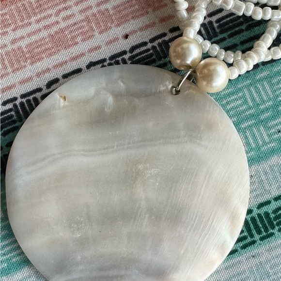 303-PTT New Mother Of Pearl Shell Pendant Necklace & Earrings White Beads Set - Picture 4 of 14